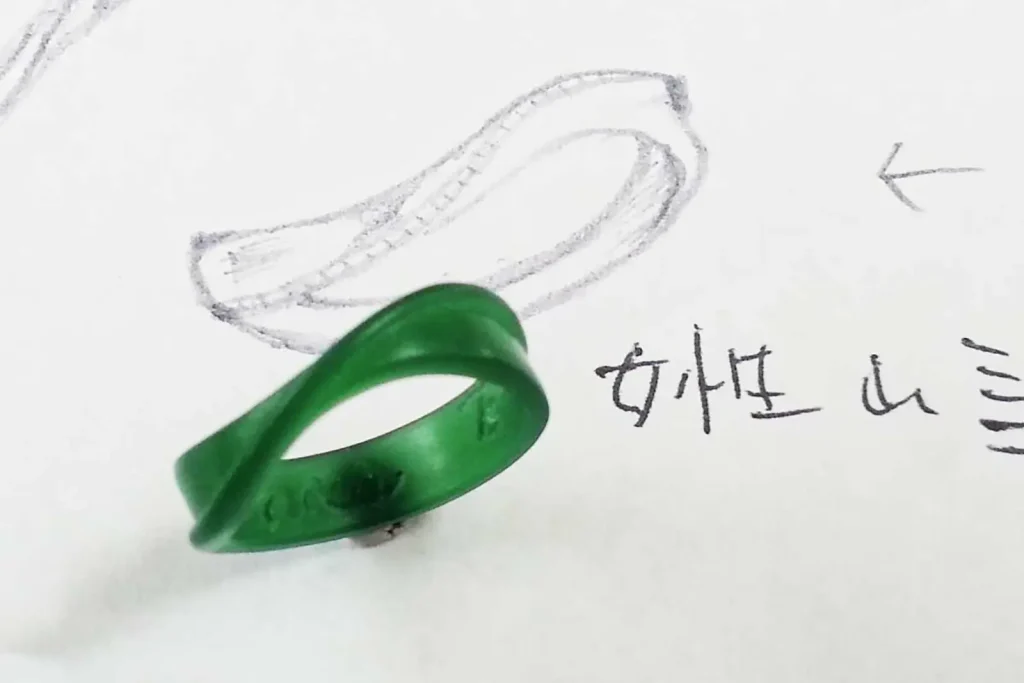 デザイン画をもとに制作した手作り結婚指輪のワックス原型