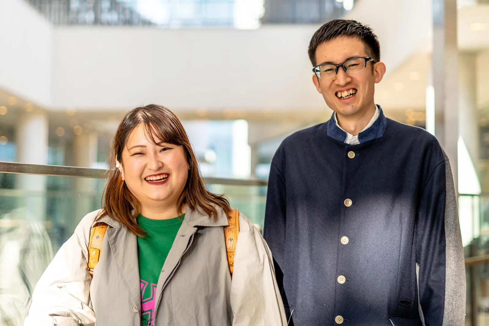 手作り結婚指輪を作ったおふたり（笑顔のポートレート）