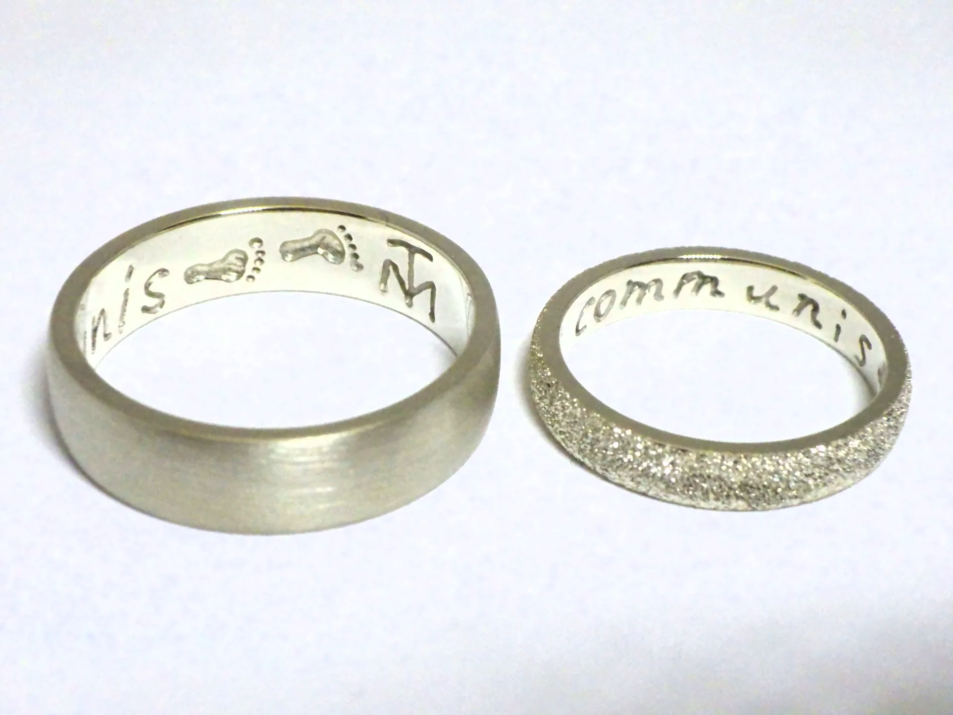 手書き文字を内側に刻んだ手作り結婚指輪ペア