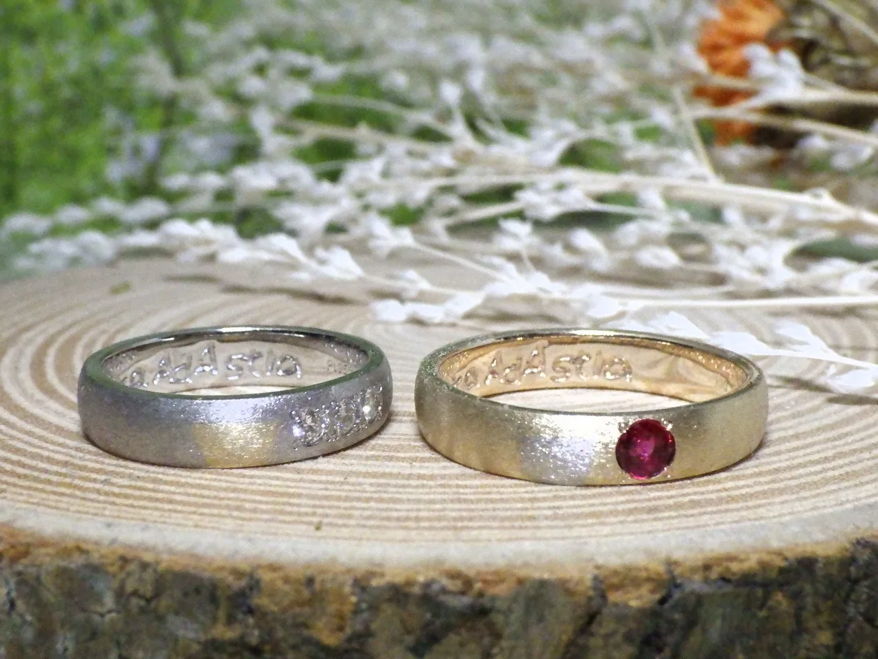 ルビーとダイヤモンドを留めた手作り結婚指輪ペア